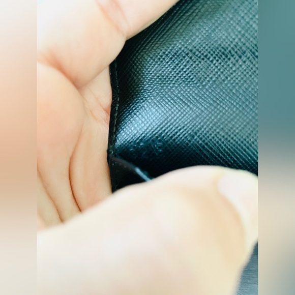 Prada Black Saffiano Leather Bi fold wallet card case logo embellished - Picture 7 of 12